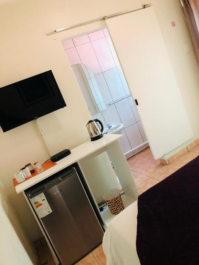 Mo-Nize Villa Guesthouse Otjiwarongo Exteriér fotografie