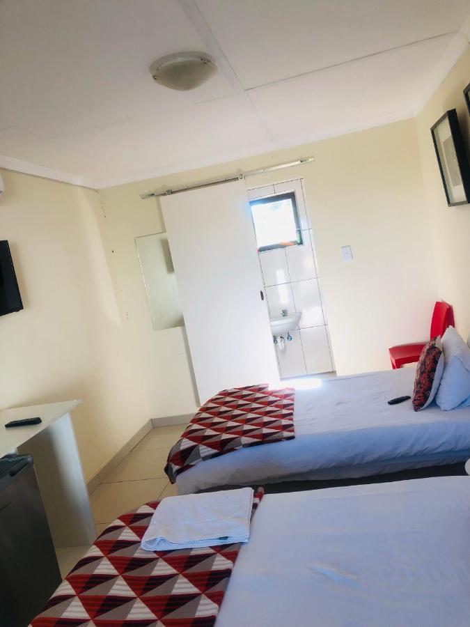 Mo-Nize Villa Guesthouse Otjiwarongo Exteriér fotografie